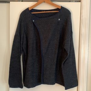 Beautiful wrap sweater made of Alpaca/cotton with mother of Pearl buttons